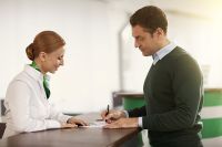 Прежде чем заключить договор, надо удостовериться, не изменились ли условия по депозиту, не появились ли более привлекательные возможности для вложений.